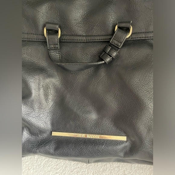 Large Steve Madden Black Leather crossbody open flap with pockets zippers NWOT - Picture 8 of 11